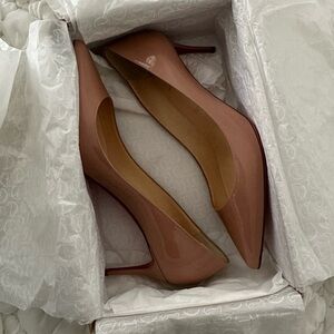 Christian Louboutins Kate 70